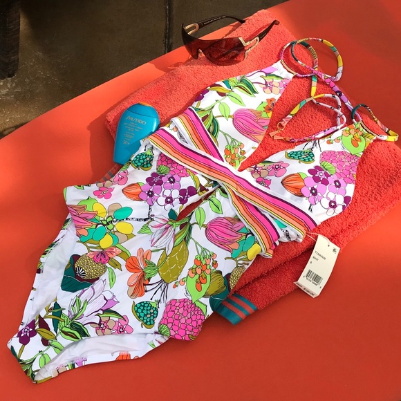 Trina Turk  One piece Swimsuit🎉Hp - Picture 7 of 8